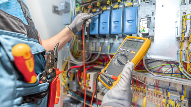 Best Affordable Emergency Electrician  in Benbrook, TX